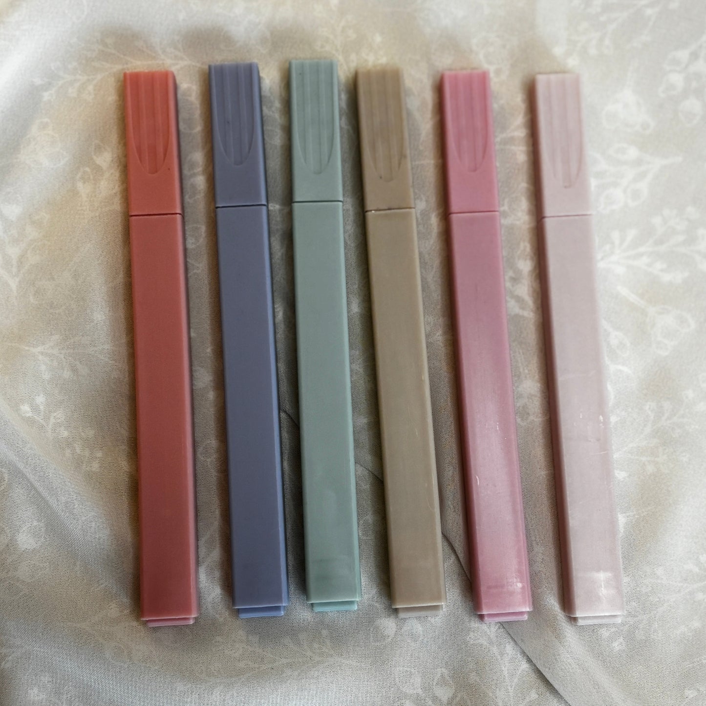 Chisel-tip Highlighter