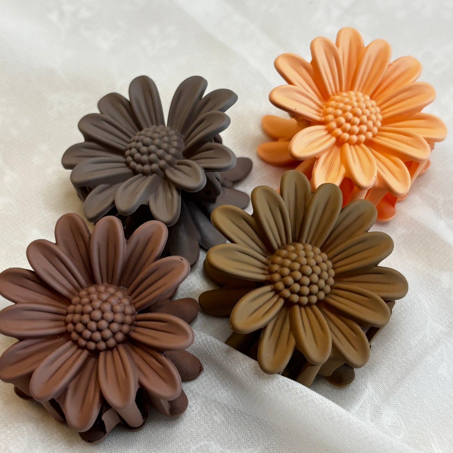 Daisy Claw Hair Clip